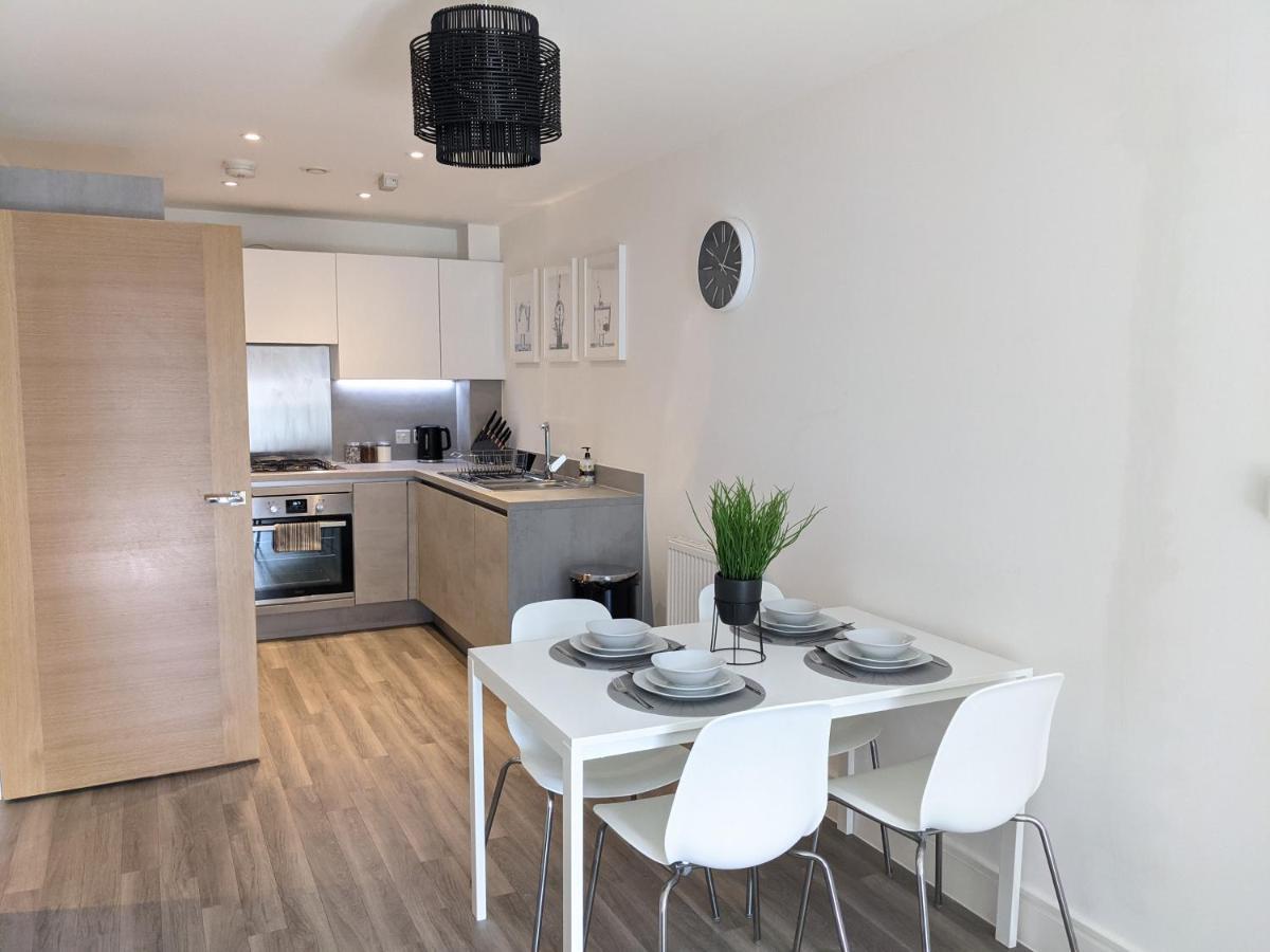 Suffield Lodge By Wycombe Apartments 海维康 外观 照片